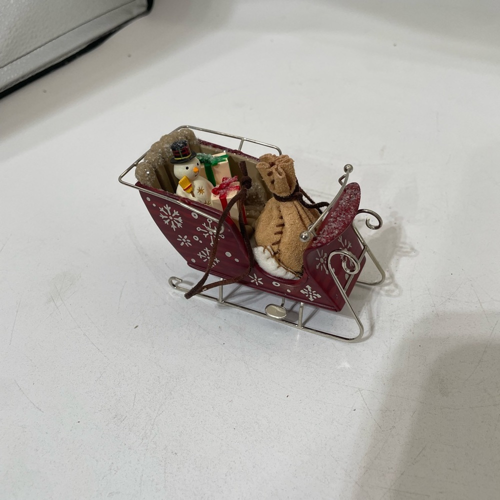 Hallmark Santa’s magic sleigh Christmas ornament